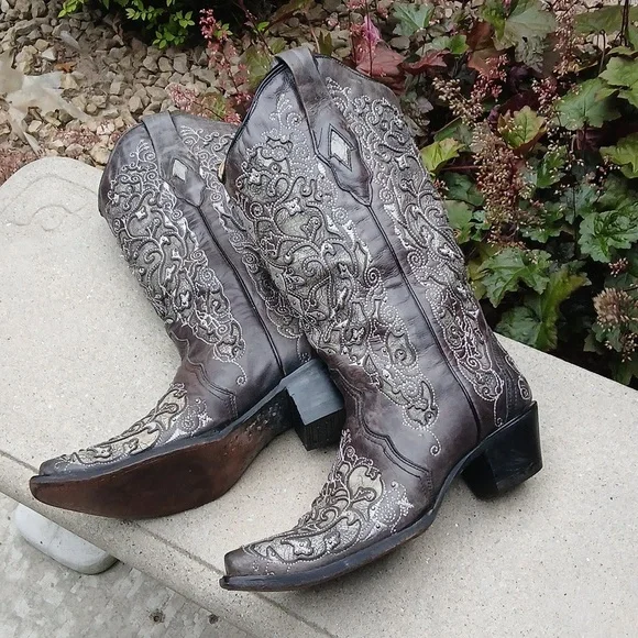 Corral Studded Leather Western Boot Sz 9.5 GUC